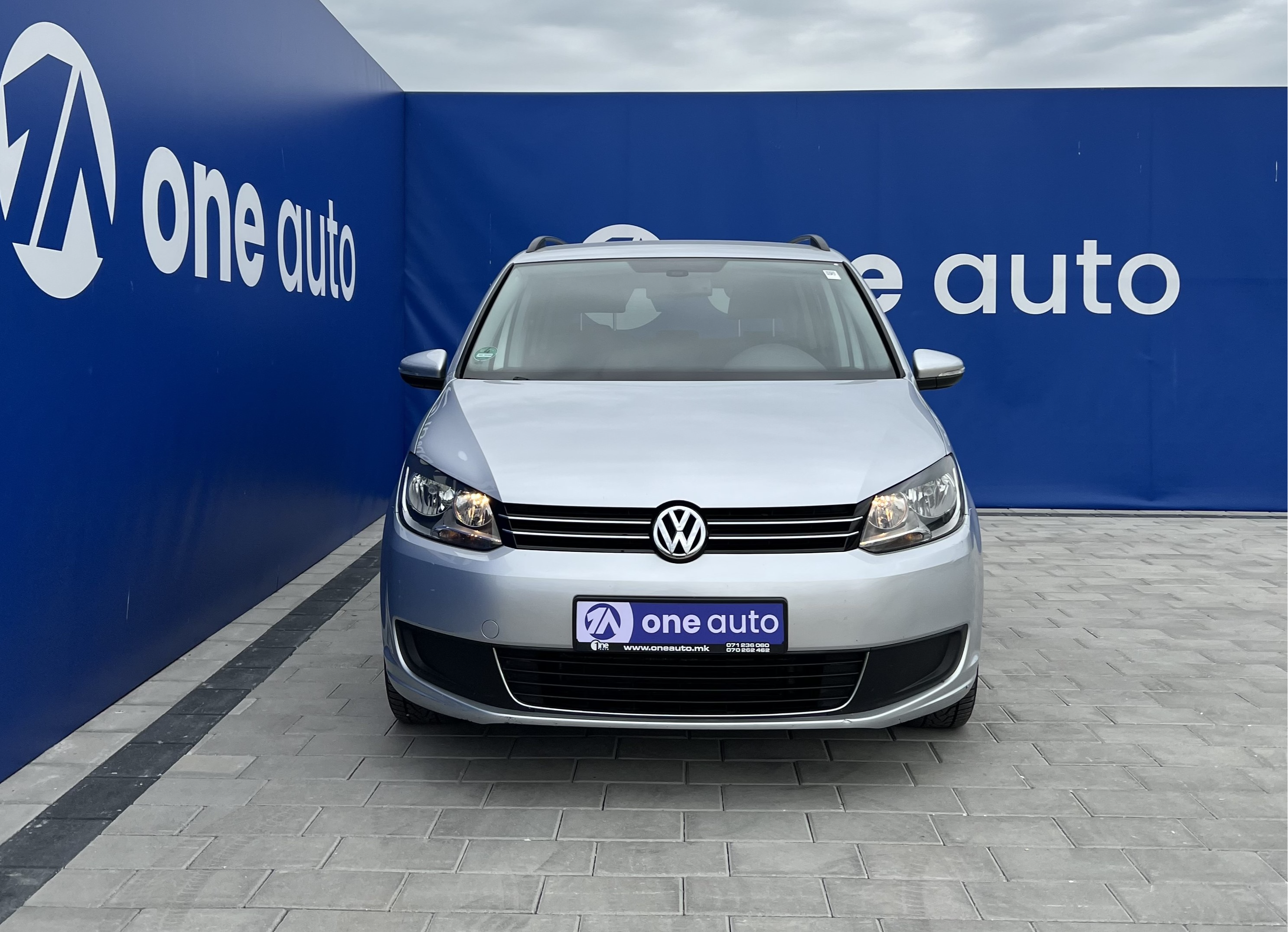Volkswagen Touran   - 2010