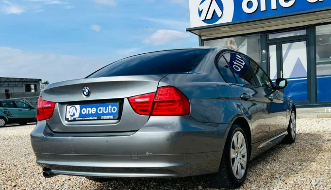 BMW 3 Series  - 2011