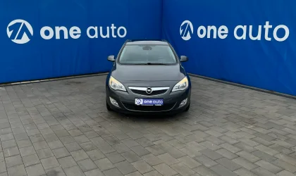 Opel Astra  - 2010