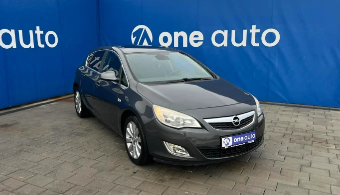Opel Astra  - 2010