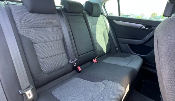 Volkswagen Passat  - 2011