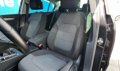 Volkswagen Passat  - 2011