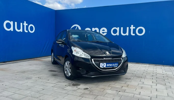 Peugeot 208  - 2012