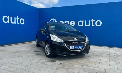 Peugeot 208  - 2012