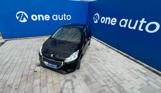 Peugeot 208  - 2012
