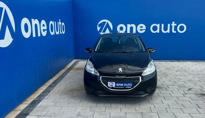 Peugeot 208  - 2012