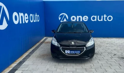 Peugeot 208  - 2012