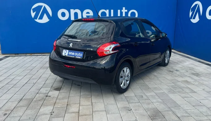 Peugeot 208  - 2012