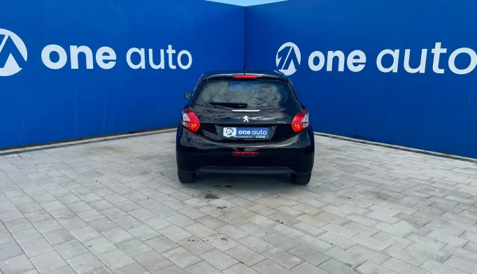 Peugeot 208  - 2012