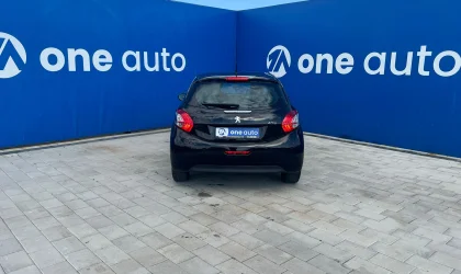 Peugeot 208  - 2012