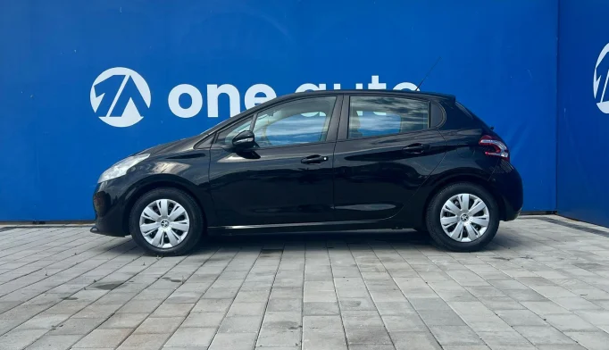 Peugeot 208  - 2012