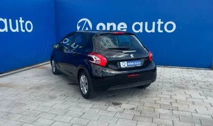 Peugeot 208  - 2012