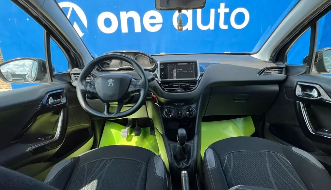 Peugeot 208  - 2012