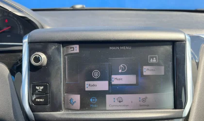 Peugeot 208  - 2012