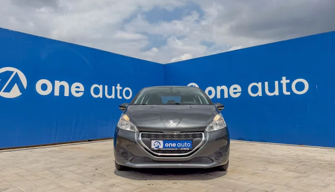 Peugeot 208  - 2013