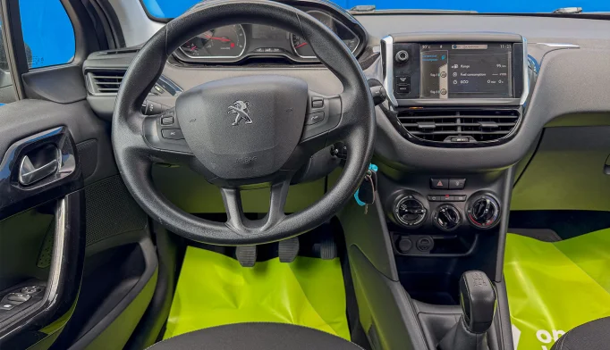 Peugeot 208  - 2013