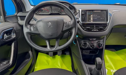 Peugeot 208  - 2013