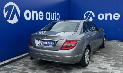 Mercedes-Benz C200  - 2010