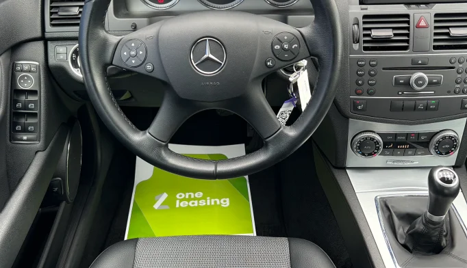 Mercedes-Benz C200  - 2010