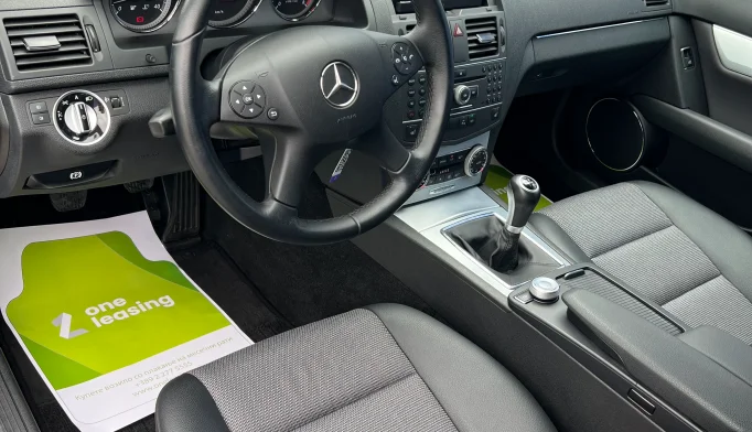 Mercedes-Benz C200  - 2010