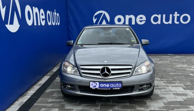 Mercedes-Benz C200   - 2010