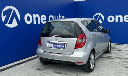 Mercedes-Benz A180  - 2012