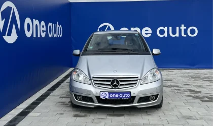 Mercedes-Benz A180
