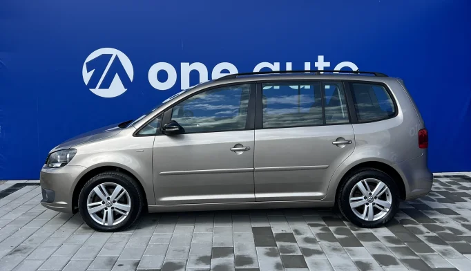 Volkswagen Touran  - 2012