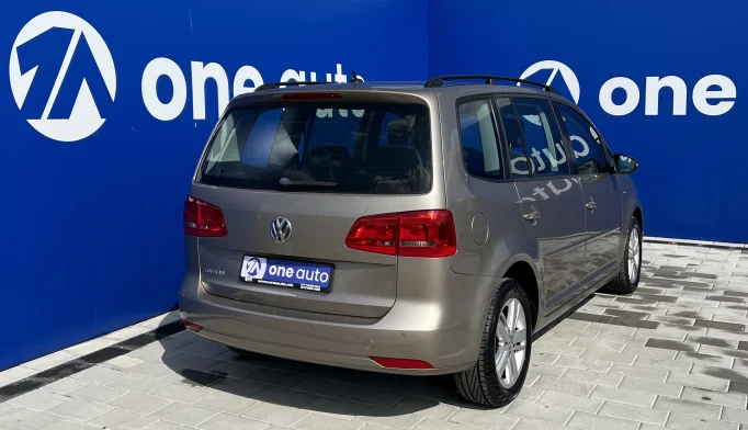 Volkswagen Touran  - 2012