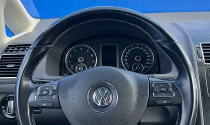 Volkswagen Touran  - 2012