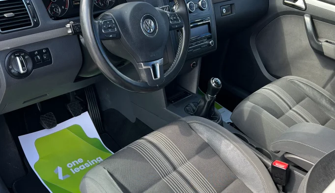 Volkswagen Touran  - 2012