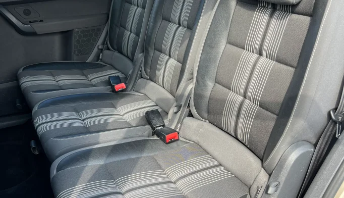 Volkswagen Touran  - 2012