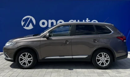 Mitsubishi Outlander  - 2015