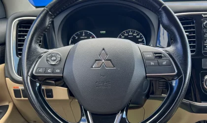 Mitsubishi Outlander  - 2015