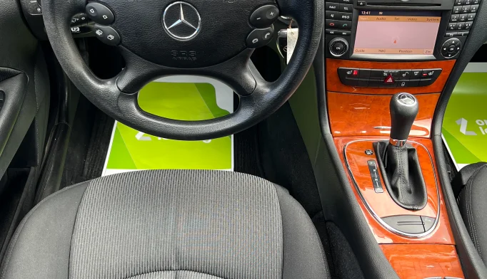 Mercedes-Benz E200  - 2008