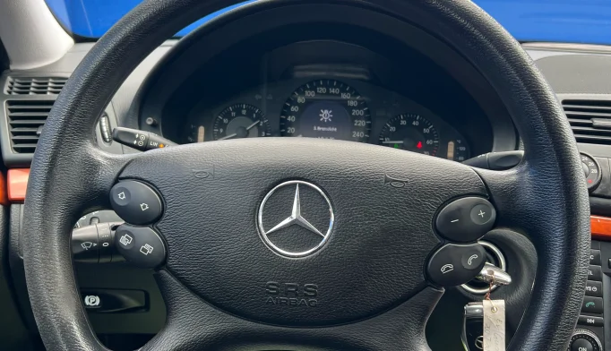 Mercedes-Benz E200  - 2008
