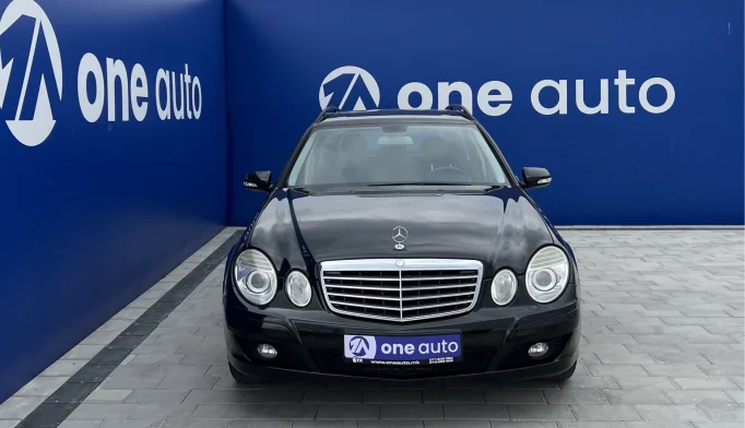 Mercedes-Benz E200   - 2008