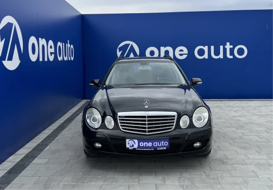 Mercedes-Benz E200
